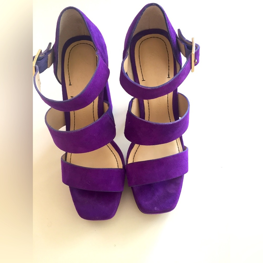 Elizabeth and James New without tags sky high purple strap Sandals sz37